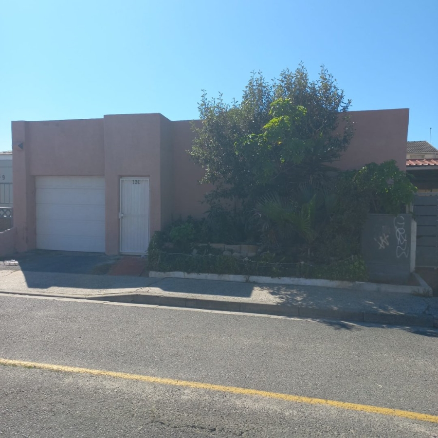 3 Bedroom Property for Sale in Westridge Western Cape